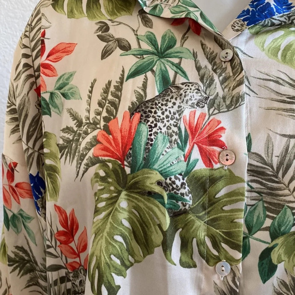 Zara printed satin oversized top| button down Size Small - Picture 5 of 10